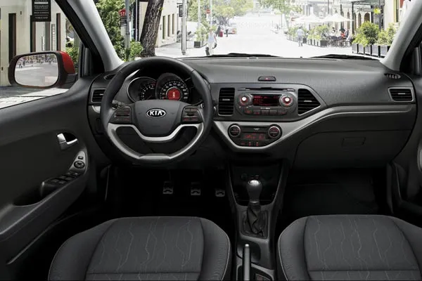 کیفیت کابین پیکانتو و امکانات داخلی در بازهٔ قیمتی