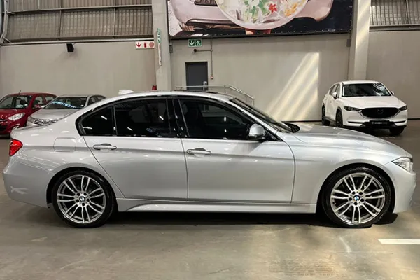 مقایسه BMW 328i F30