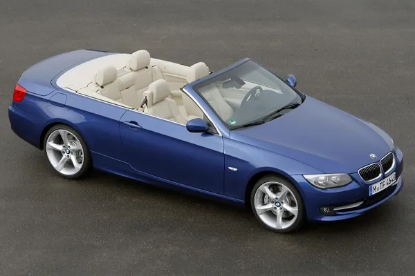 مزایا BMW 330i E93